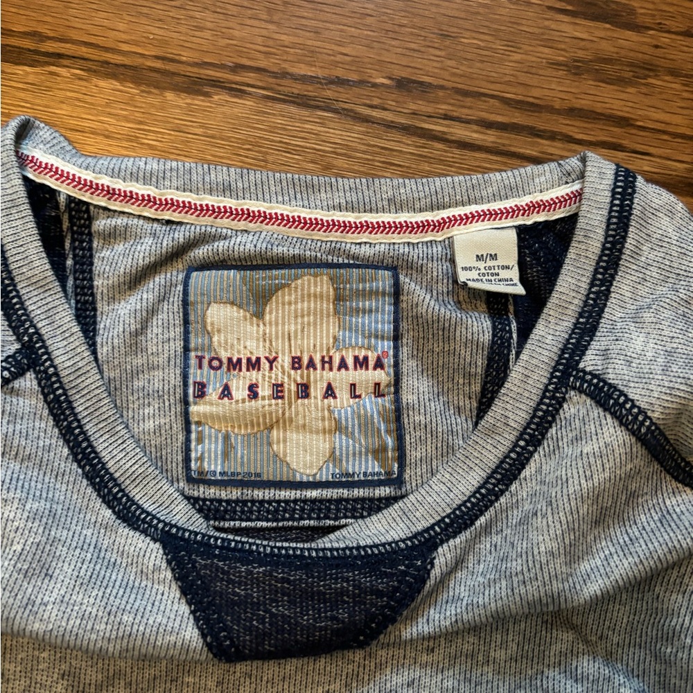 Tommy bahama New York Yankees pullover - Picture 2 of 3